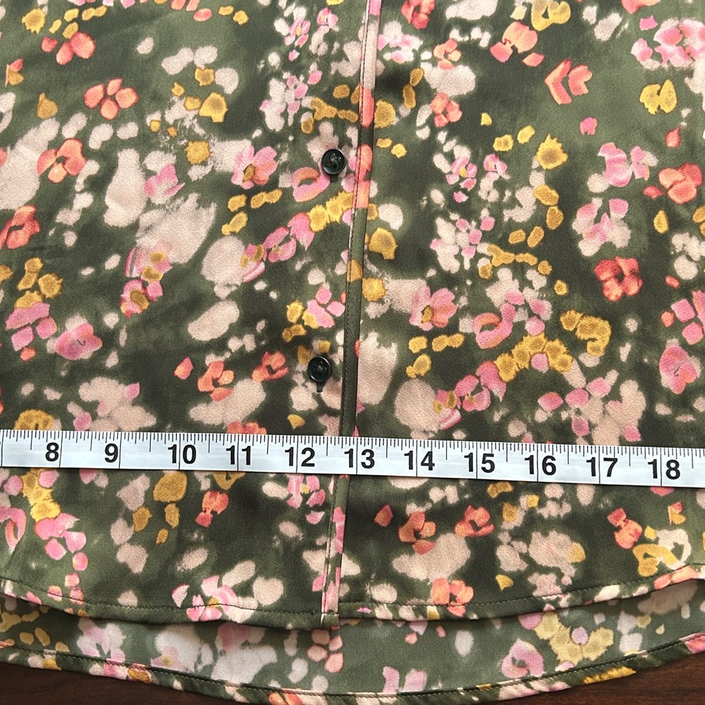 Cabi flashbulb top size large Floral Sleeveless Blouse button down style # 4741 - Picture 11 of 11